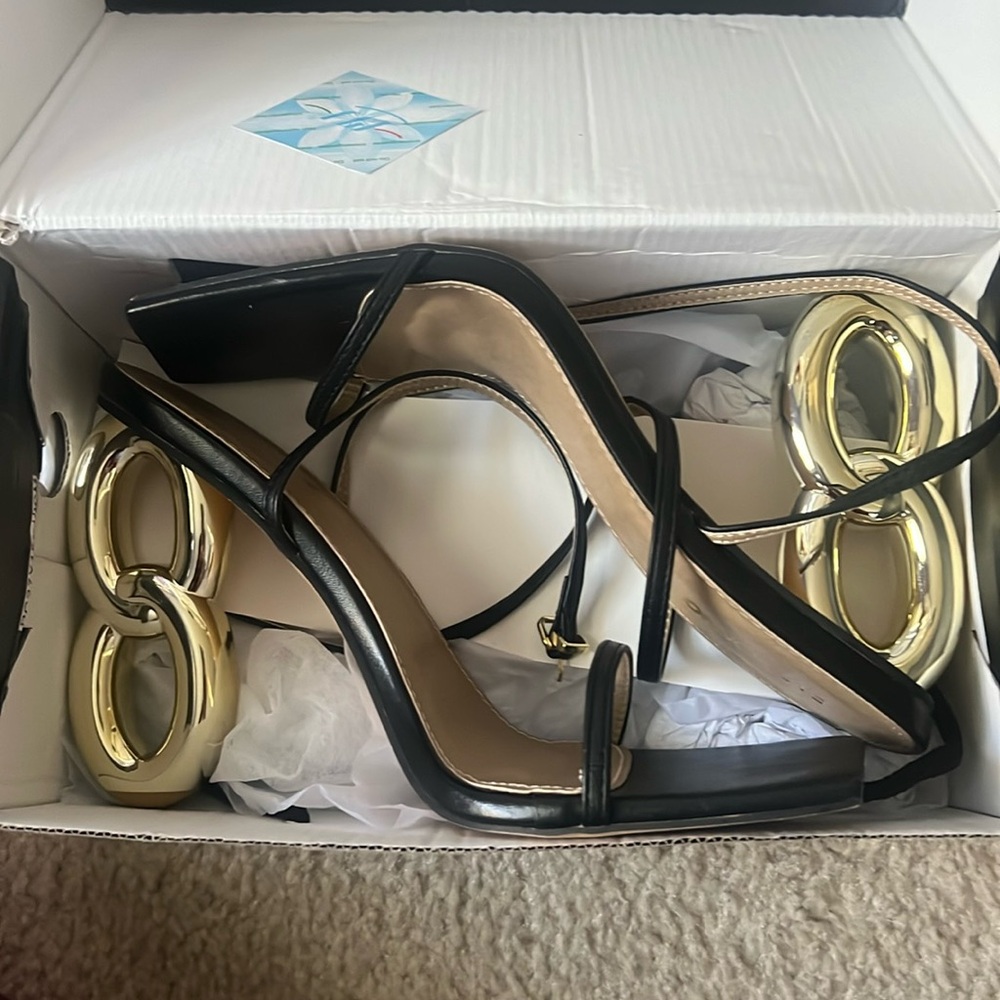 Chain Heels